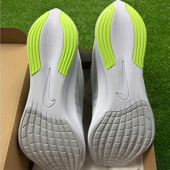 Nike Zoom Fly 4 Sneakers - Picture 5 of 5